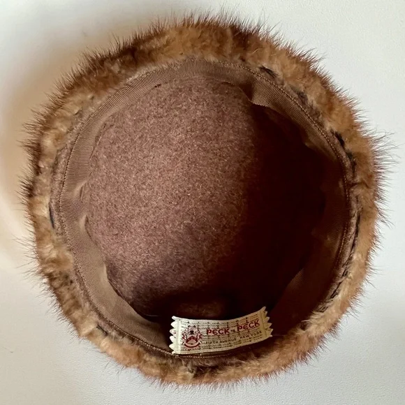 60s Fur Pillbox Hat Mink Pill Box Vintage Winter Fur Cap  display picture 3